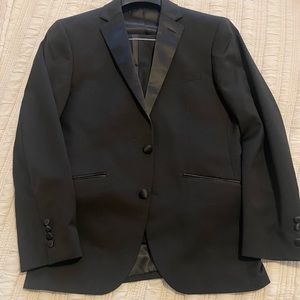 Reaction Kenneth Cole tuxedo